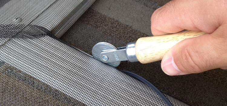 metal screen door repair in London